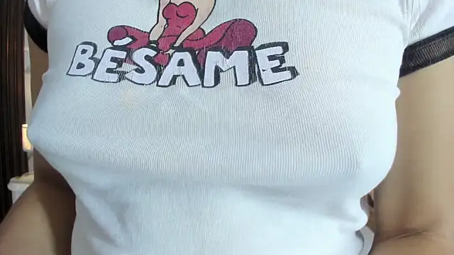 Snapshot of hannahill69 chatting on 1, 12, 2025 hannahill69 online show from 1, 12, 2025