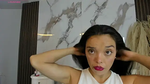 Snapshot of hannahill69 chatting on 3, 6, 2026 hannahill69 online show from 3, 6, 2026