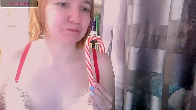 Snapshot of BrattyFoxyGirl chatting on 25, 12, 2024 BrattyFoxyGirl online show from 25, 12, 2024