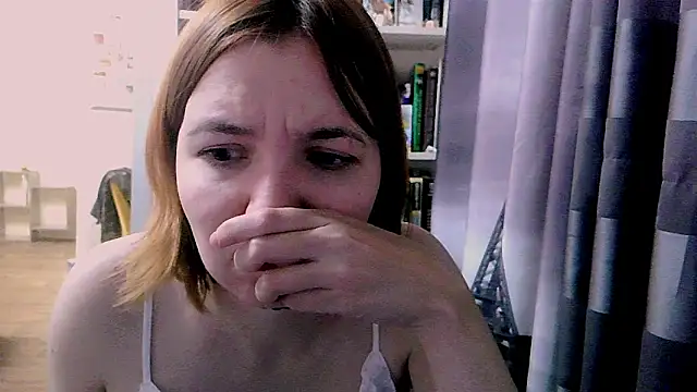 Snapshot of BrattyFoxyGirl chatting on 15, 2, 2025 BrattyFoxyGirl online show from 15, 2, 2025