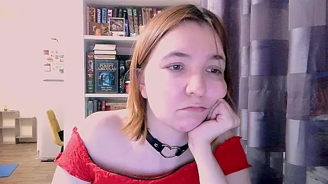 Snapshot of BrattyFoxyGirl chatting on 5, 3, 2025 BrattyFoxyGirl online show from 5, 3, 2025