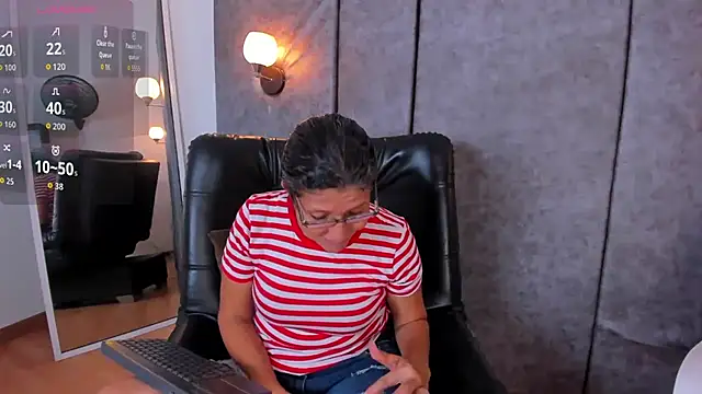 Keyla Milf online show from 7, 5, 2026
