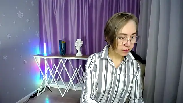 queen a n i online show from 18, 10, 2025