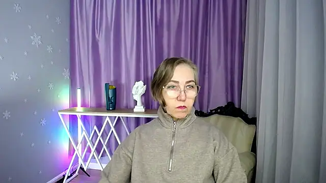 queen a n i online show from 21, 10, 2025