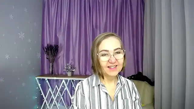 queen a n i online show from 11, 3, 2026