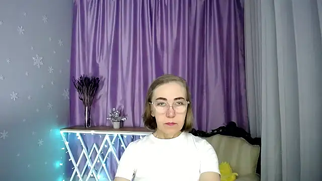 Snapshot of queen_a_n_i chatting on 3, 5, 2026 queen a n i online show from 3, 5, 2026