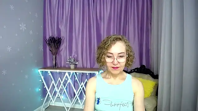 Snapshot of queen_a_n_i chatting on 16, 5, 2026 queen a n i online show from 16, 5, 2026