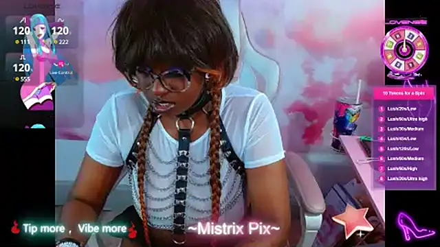 Snapshot of Pixiebob25 chatting on 6, 12, 2024 Pixiebob25 online show from 6, 12, 2024