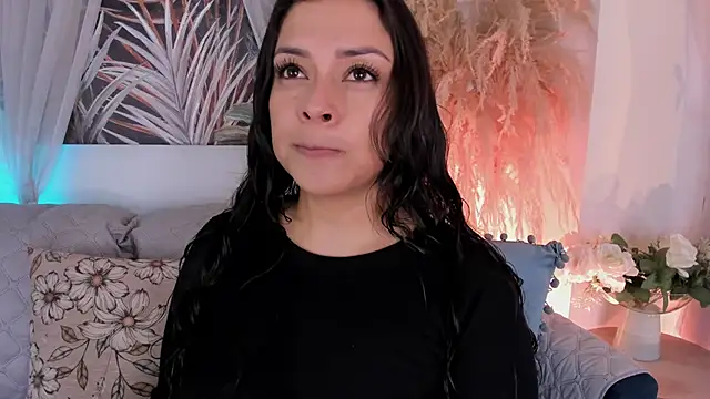 Nicolle W online show from 26, 6, 2026