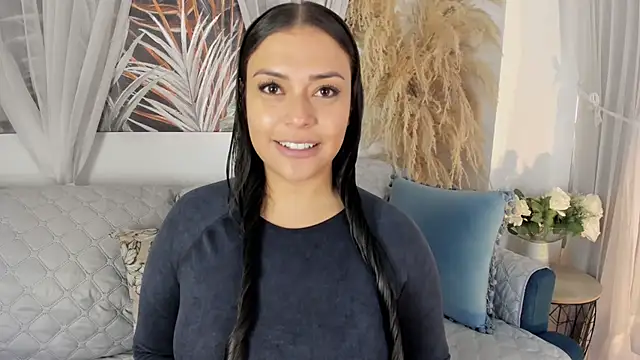 Nicolle W online show from 30, 6, 2026