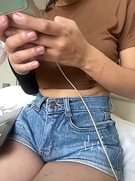 Snapshot of DulceMya6 chatting on 27, 2, 2026 DulceMya6 online show from 27, 2, 2026