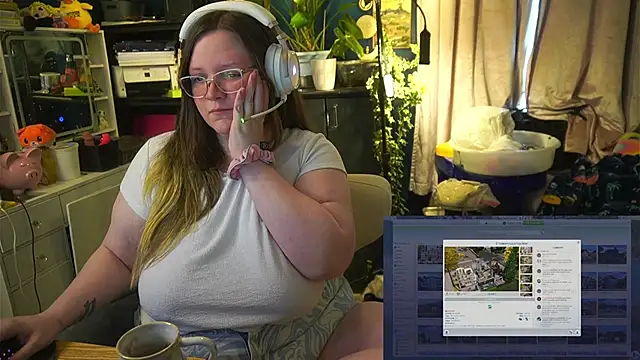 Geeky Kitten online show from 10, 10, 2025