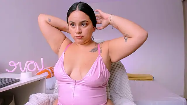 susy angel online show from 2, 2, 2026