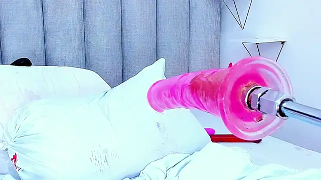 keyllaa  online show from 7, 1, 2025