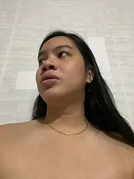 Snapshot of Hebefemme chatting on 5, 3, 2025 Hebefemme online show from 5, 3, 2025
