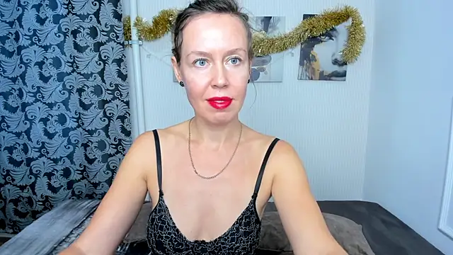 Snapshot of BrendaCain chatting on 21, 12, 2024 BrendaCain online show from 21, 12, 2024