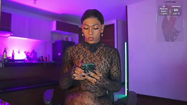 Snapshot of AmberRaus chatting on 15, 11, 2025 AmberRaus online show from 15, 11, 2025