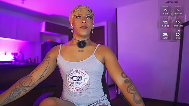 Snapshot of AmberRaus chatting on 16, 11, 2025 AmberRaus online show from 16, 11, 2025