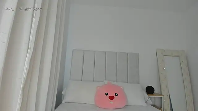 Ally Snow online show from 12, 5, 2026