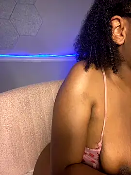 Snapshot of EatSweetMolly chatting on 9, 11, 2025 EatSweetMolly online show from 9, 11, 2025