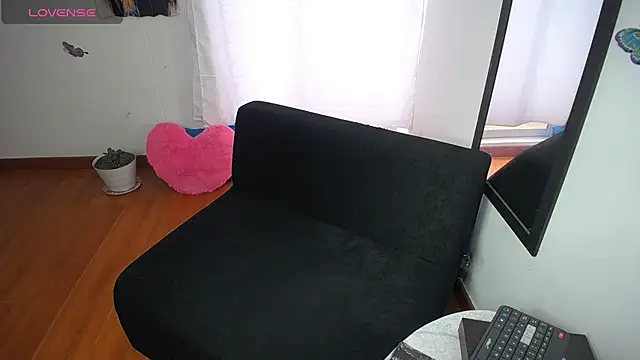 Snapshot of sexylatina001 chatting on 16, 10, 2025 sexylatina001 online show from 16, 10, 2025