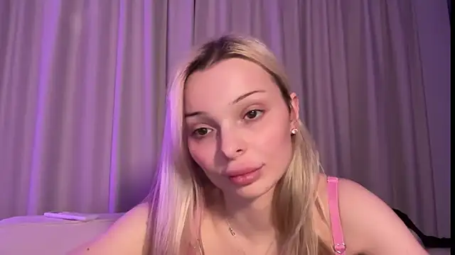 Snapshot of HannaXLove chatting on 25, 2, 2026 HannaXLove online show from 25, 2, 2026