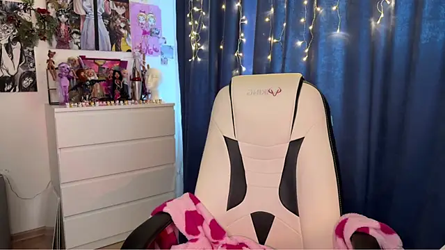 boobsybootie online show from 8, 1, 2025