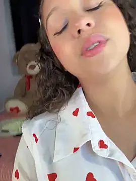 Snapshot of Shara_dreams chatting on 3, 2, 2025 Shara dreams online show from 3, 2, 2025