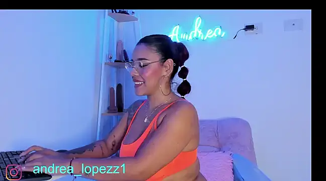 andrea lopezz  online show from 7, 12, 2024