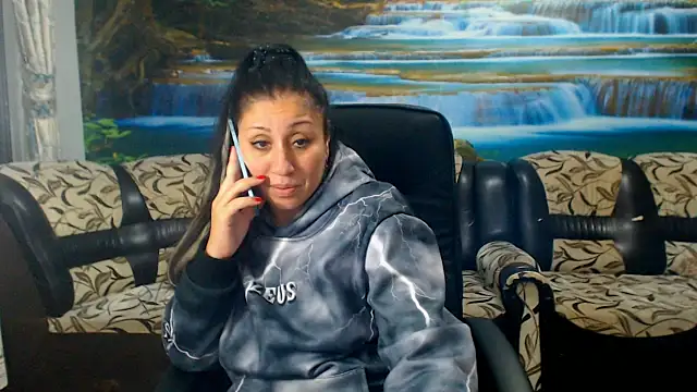 MoistMady online show from 10, 10, 2025