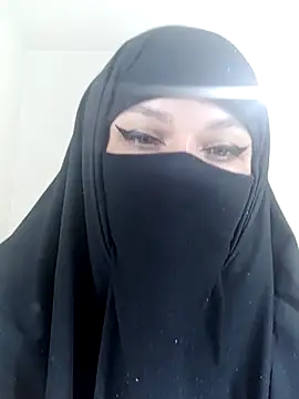 Snapshot of evelyn__salah chatting on 14, 10, 2025 evelyn  salah online show from 14, 10, 2025