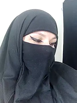 Snapshot of evelyn__salah chatting on 21, 10, 2025 evelyn  salah online show from 21, 10, 2025