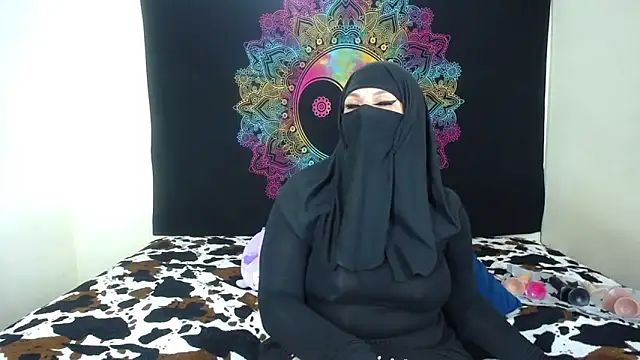 evelyn  salah online show from 5, 11, 2025