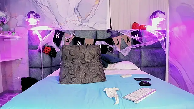 Snapshot of Scarleett_22 chatting on 16, 10, 2025 Scarleett 22 online show from 16, 10, 2025