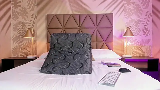 Snapshot of Scarleett_22 chatting on 13, 12, 2025 Scarleett 22 online show from 13, 12, 2025