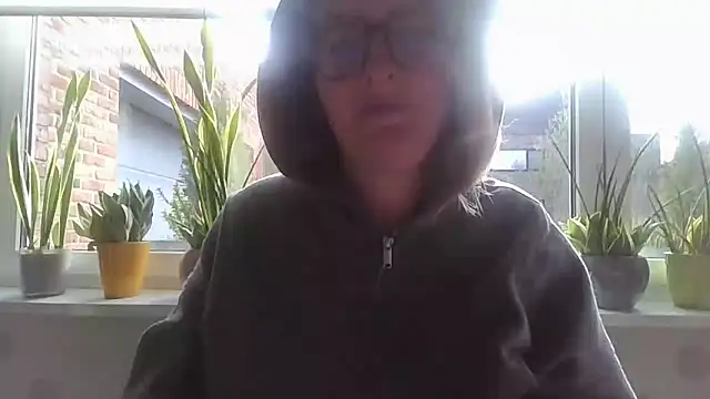 Snapshot of LiquidLeonie chatting on 25, 3, 2026 LiquidLeonie online show from 25, 3, 2026