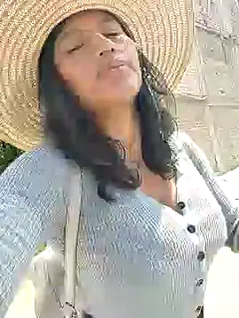 Snapshot of sexi_noemi chatting on 25, 2, 2025 sexi noemi online show from 25, 2, 2025