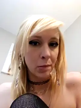 AmethystFoxx online show from 12, 3, 2025