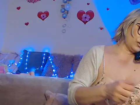 BellaBellaHot online show from 15, 3, 2025