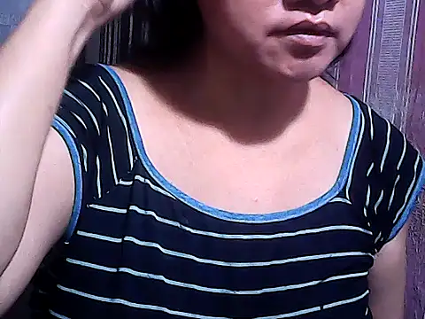 Snapshot of sweetsosie18 chatting on 13, 10, 2025 sweetsosie18 online show from 13, 10, 2025