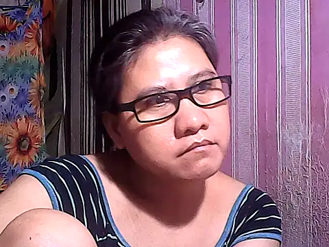 Snapshot of sweetsosie18 chatting on 17, 10, 2025 sweetsosie18 online show from 17, 10, 2025