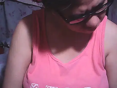 Snapshot of sweetsosie18 chatting on 20, 10, 2025 sweetsosie18 online show from 20, 10, 2025