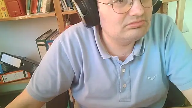 Snapshot of makau1 chatting on 23, 4, 2026 makau1 online show from 23, 4, 2026