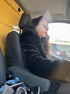 Snapshot of amanilouve chatting on 5, 3, 2026 amanilouve online show from 5, 3, 2026