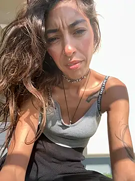 Snapshot of amanilouve chatting on 15, 3, 2026 amanilouve online show from 15, 3, 2026