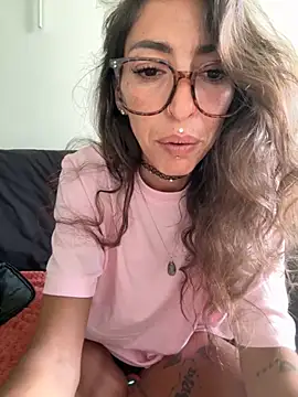 Snapshot of amanilouve chatting on 22, 3, 2026 amanilouve online show from 22, 3, 2026