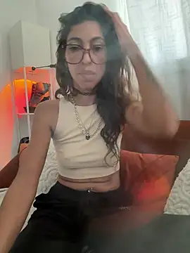 Snapshot of amanilouve chatting on 28, 3, 2026 amanilouve online show from 28, 3, 2026