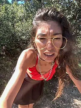 Snapshot of amanilouve chatting on 5, 4, 2026 amanilouve online show from 5, 4, 2026