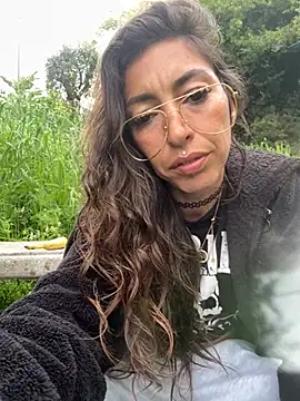 Snapshot of amanilouve chatting on 12, 4, 2026 amanilouve online show from 12, 4, 2026