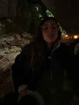 Snapshot of amanilouve chatting on 15, 4, 2026 amanilouve online show from 15, 4, 2026